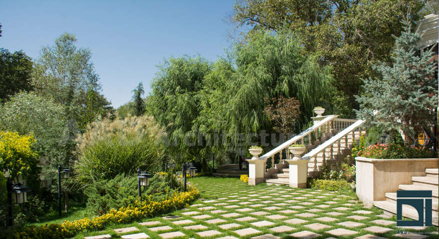 طراحی ویلا باغ به سبک کلاسیک که از محبوبیت خاصی برخوردار است.