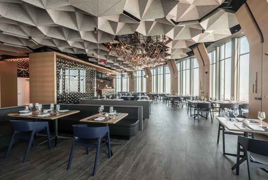 طراحی رستوران مدرن با اشکال هندسی 