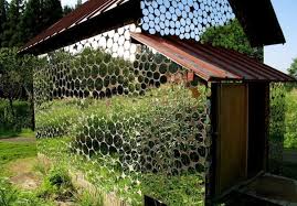 یک روش عالی برای طراحی باغچه در حیاط کوچک منزل استفاده از آینه هاست 